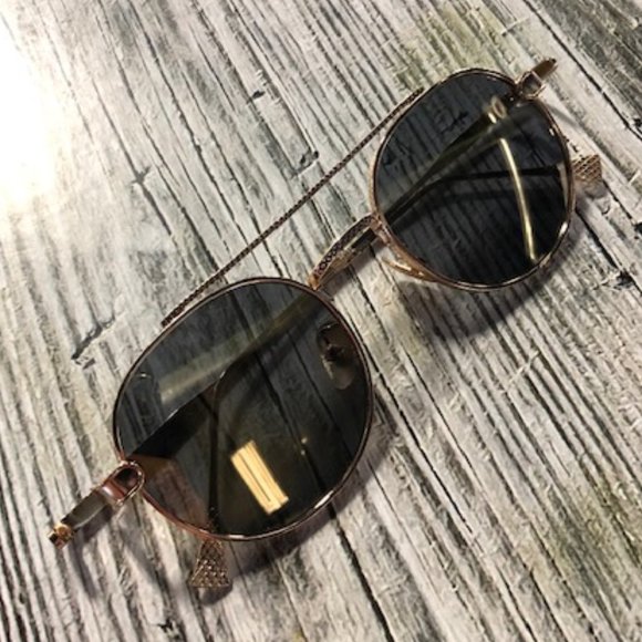 Meet your Posher, DaisyEdmond - Picture 7 of 8